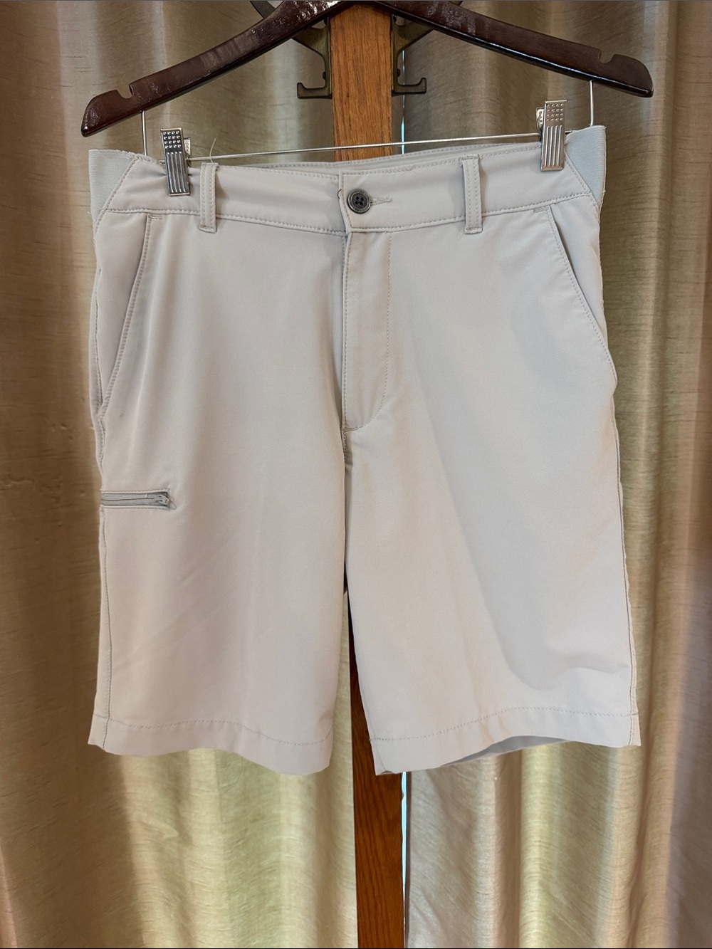 Lee Men's Light Tan Hybrid Shorts with Zippered Thigh Pocket